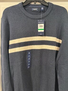 NWT Izod Men's Crewneck Sweater in Navy Chest Stripe.